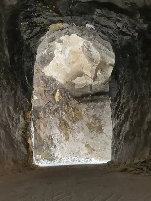 Salt - Image 5
