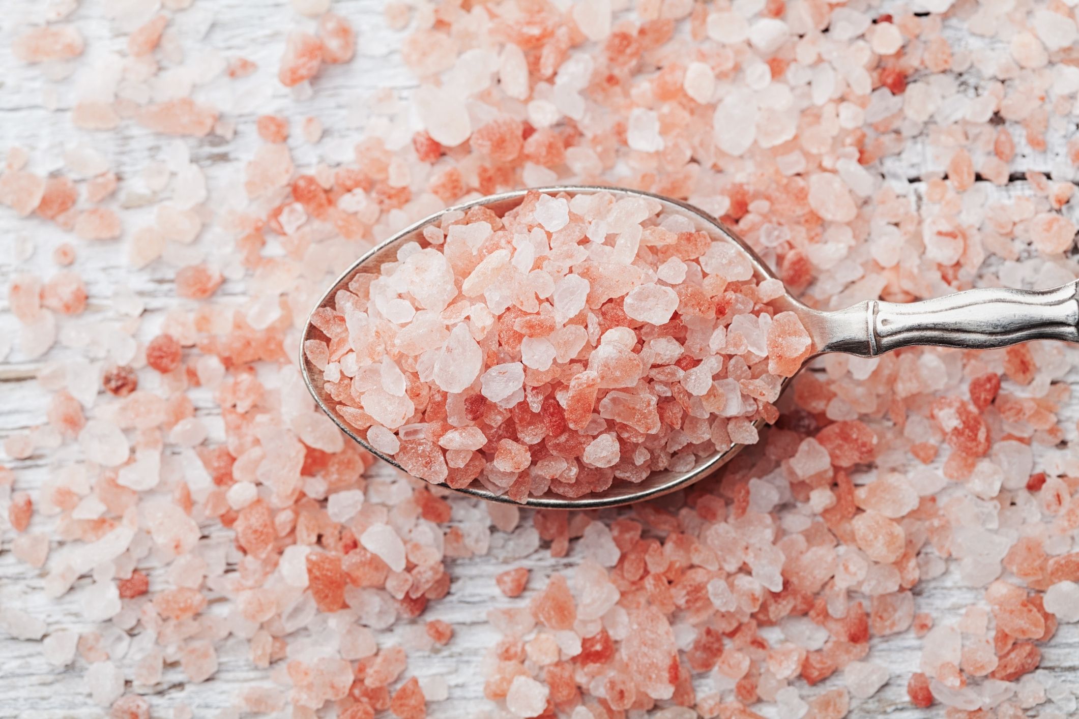 himalayan pink salt in water